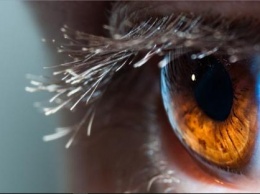 Люди с карими глазами имеют более высокий риск развития зимней депрессии