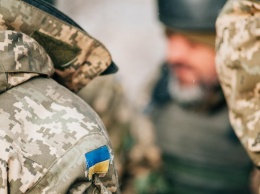 На сколько в Украине выросла зарплата военных