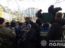 У здания полиции митинговали одесские собаковладельцы (ФОТО)