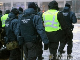 Около тысячи правоохранители обеспечивают порядок в Киеве - полиция