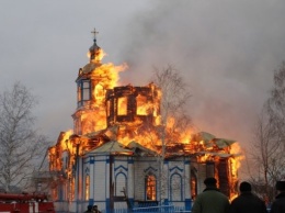 Московский поп уничтожил храм из-за Томоса: "В знак протеста"