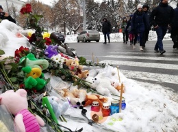 Перекрыли дорогу: в центре Полтавы чествуют память погибшего в ДТП велосипедиста Артема Левченко