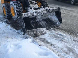Столичные коммунальщики оперативно реагируют на обращения по уборке снега, - КГГА