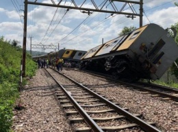 Столкновение поездов в ЮАР: пострадавших уже 620, четверо погибших