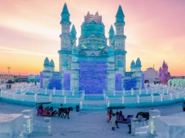 В Китае открылся крупнейший в мире ледовый фестиваль (Фото)