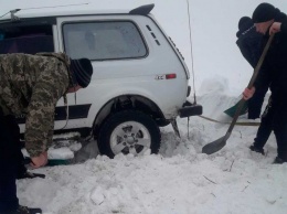 Под Харьковом полиция откопала машину (фото)