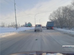 Керчане спрашивают: почему городские дороги во льду?