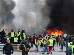 МИД Франции обвинил Рим во вмешательстве из-за поддержки правительством "желтых жилетов"