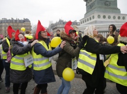 "Желтые жилеты" планируют привести к краху банковскую систему Франции