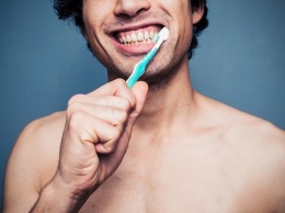 Ученые рассказали, как влияет на эрекцию чистка зубов