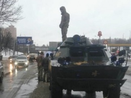 В Одессе в результате ДТП с другим автомобилем легковушка врезалась в танк