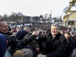 Порошенко: Мы остановили российскую агрессию и впервые сохранили независимость государства