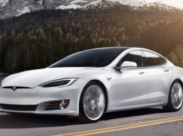 Tesla снимает с продажи «дешевые» версии машин