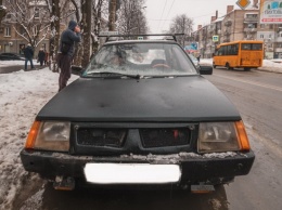 В Днепре на Титова «Тавария» сбила женщину на пешеходном переходе