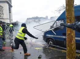 Во Франции готовятся к очередной волне протестов «желтых жилетов»