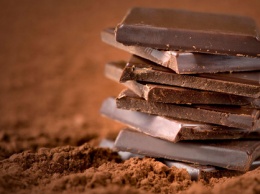 Ученые назвали шоколад самым эффективным средством от кашля