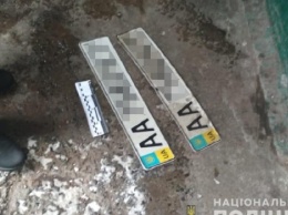 В Киеве задержали злоумышленника, который воровал автомобильные знаки и оставлял потерпевшим записки