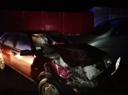 На трассе под Николаевом столкнулись три автомобиля - пострадали женщина и ребенок