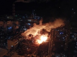 После пожара на химзаводе в Калуше угрозы населению и окружающей среде нет - горсовет