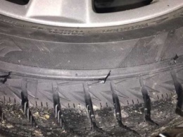 В Днепре «барсеточники» прокалывают колеса автомобилей на стоянках