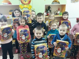 "Укрлендфарминг" Бахматюка подарил детям паевиков настоящий сладкий праздник