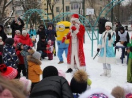 Финальный «Новогодний караван» на ж/м Парус-1 стал одним из самых массовых праздников проекта (ФОТОРЕПОРТАЖ)
