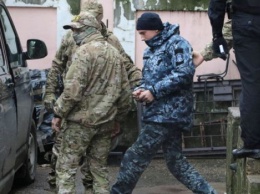 Суд в Москве закрыл заседание по продлению ареста пленным украинским морякам