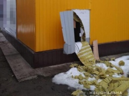 В Запорожской области двое парней обокрали магазин на 500 тысяч (Фото)