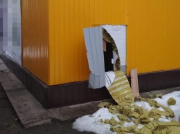 В Запорожской области воры проломили стену в магазине и вынесли товара на полмиллиона