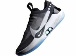 Назад в будущее: Nike представила новую модель самозашнуровывающихся кроссовок