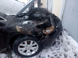 В Кривом Роге на временной стоянке горел автомобиль