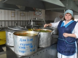 Фотофакт: Личный состав в запорожской бригаде кормят как в ресторане