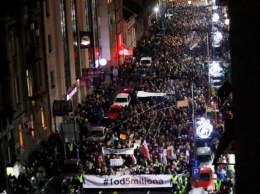 В Белграде тысячи жителей вышли на митинг против президента Вучича