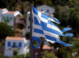 Более ста тысяч греков собрались в центре Афин протестовать против соглашения с Македонией