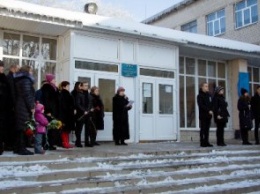 В днепровской школе №40 открыли мемориальную доску в честь погибшего воина Александра Оксентюка