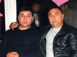 Двое азербайджанцев, рискуя жизнью, спасли из горящего авто под Николаевом всю семью. ПОДРОБНОСТИ