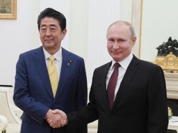 Путин и Абэ провели переговоры тет-а-тет