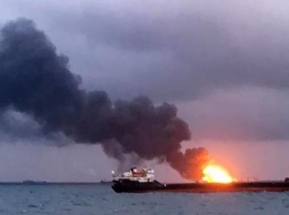 Горевшие в Черном море танкеры не смогли зайти в российский порт из-за санкций США