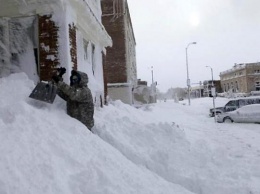 В Николаеве тротуары и придомовые территории чистят от снега более 400 коммунальщиков