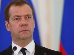 "Хватит болтать, куда мы полетим в 2030": Медведев осадил Рогозина на фоне срыва строительства "Восточного"