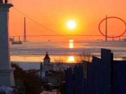 «Атака на Приморье»: НЛО сфотографировали над Русским мостом во Владивостоке