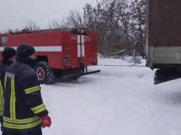 Под Харьковом образовалась пробка из грузовиков