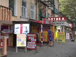 Труханов призвал бороться с аляповатыми вывесками в центре Одессы