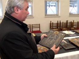 На границе у украинца изъяли 17 уникальных древних икон