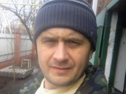 СМИ рассказали, что российский разведчик Сазонов в Луганске изменяет жене и распивает алкоголь за рулем