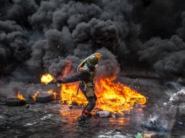 Во Львове подожгли здания СБУ и МВД: снимки последствий Ночи Гнева поражают