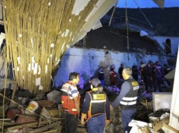 В Перу обрушились стены отеля: Погибли 15 человек
