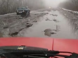 Водители показали, в каком состоянии сейчас трасса Днепр-Никополь (ВИДЕО)