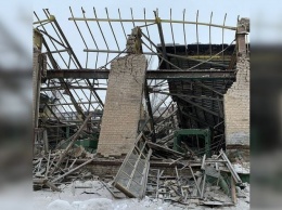 На оккупированном Донбассе обрушилось здание: под завалами могут быть люди. ФОТО