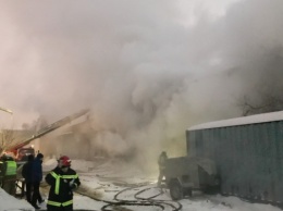 В Киеве произошел масштабный пожар на радиозаводе